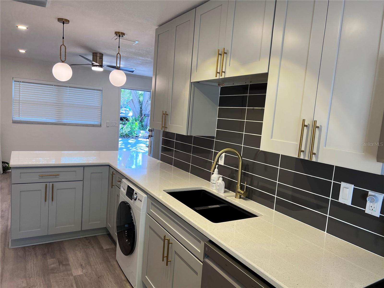 Image 4 of 38 For 777 12th Avenue N