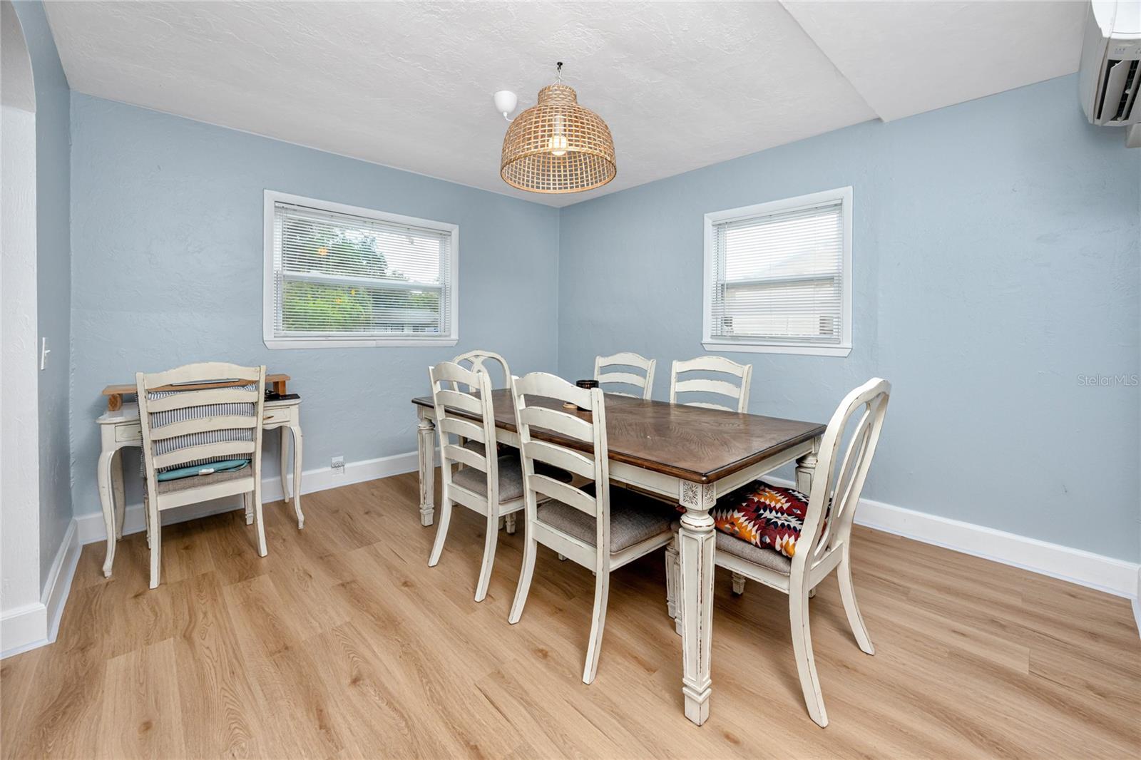 Image 14 of 84 For 6619 Livingston Avenue N