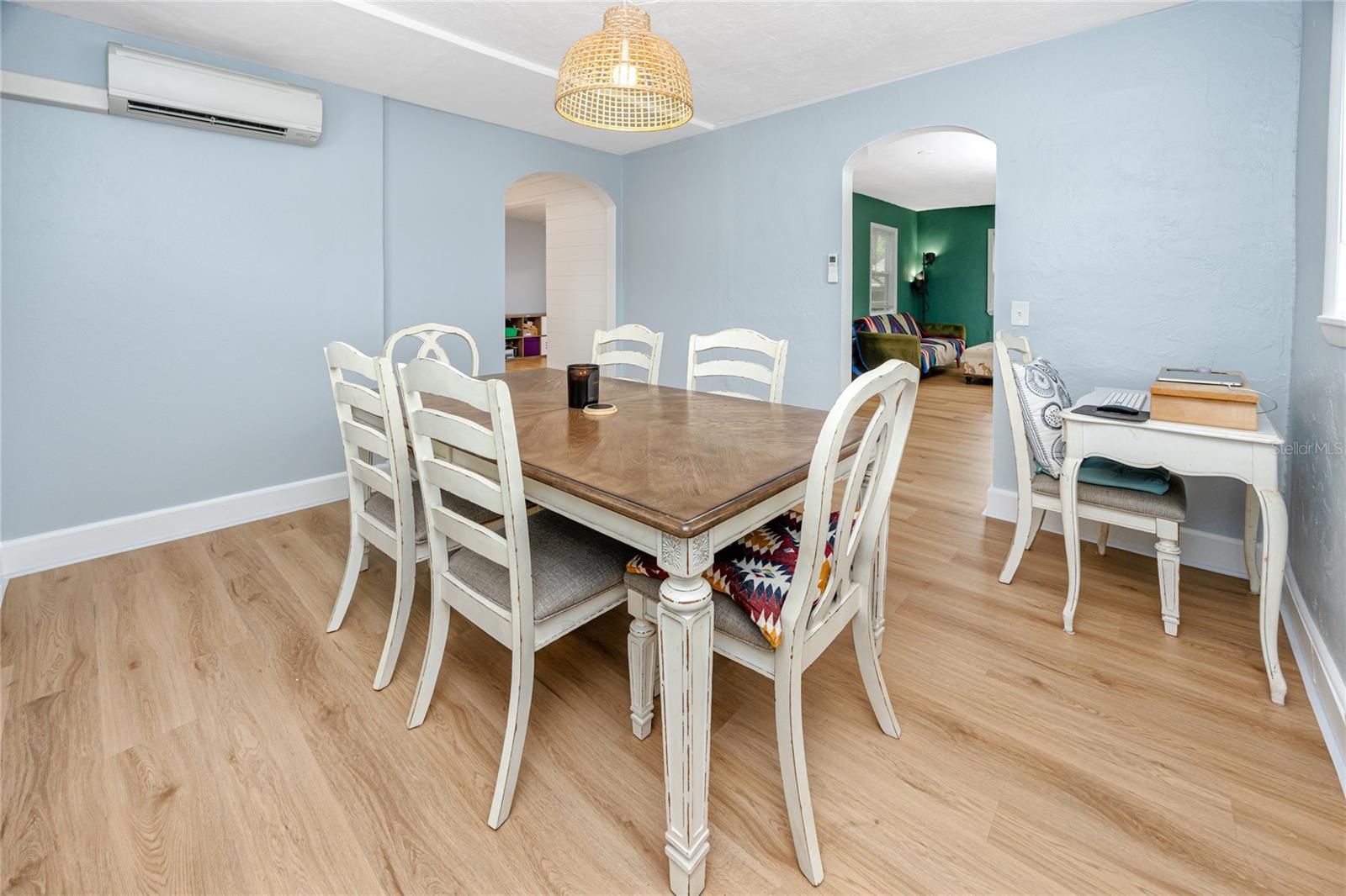 Image 15 of 84 For 6619 Livingston Avenue N