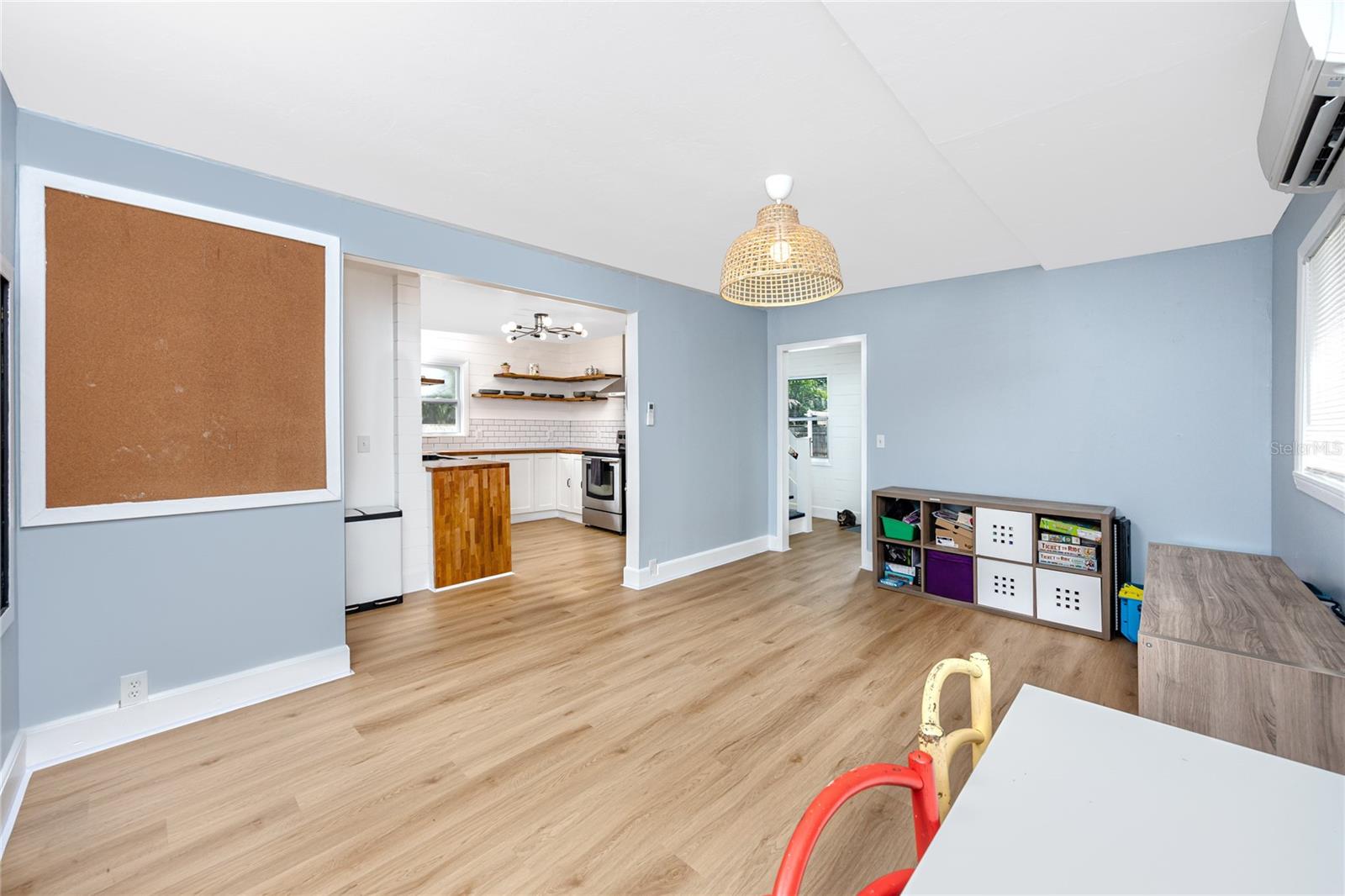 Image 23 of 84 For 6619 Livingston Avenue N
