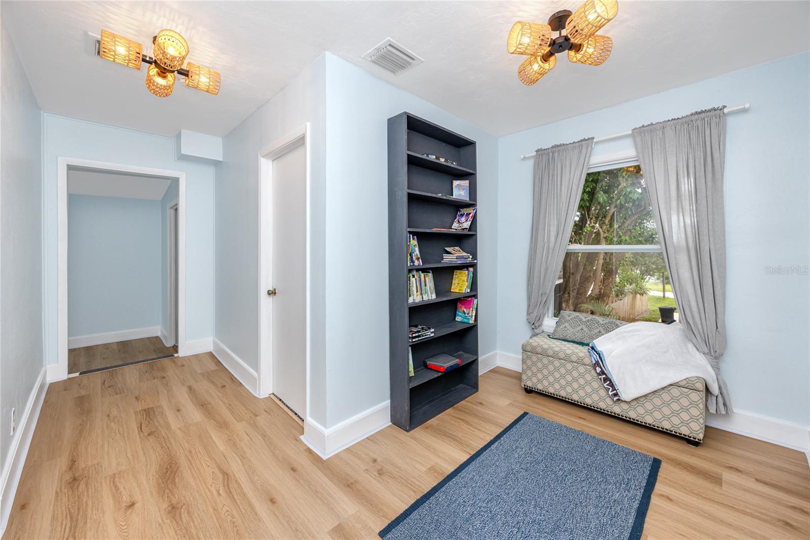Image 36 of 84 For 6619 Livingston Avenue N