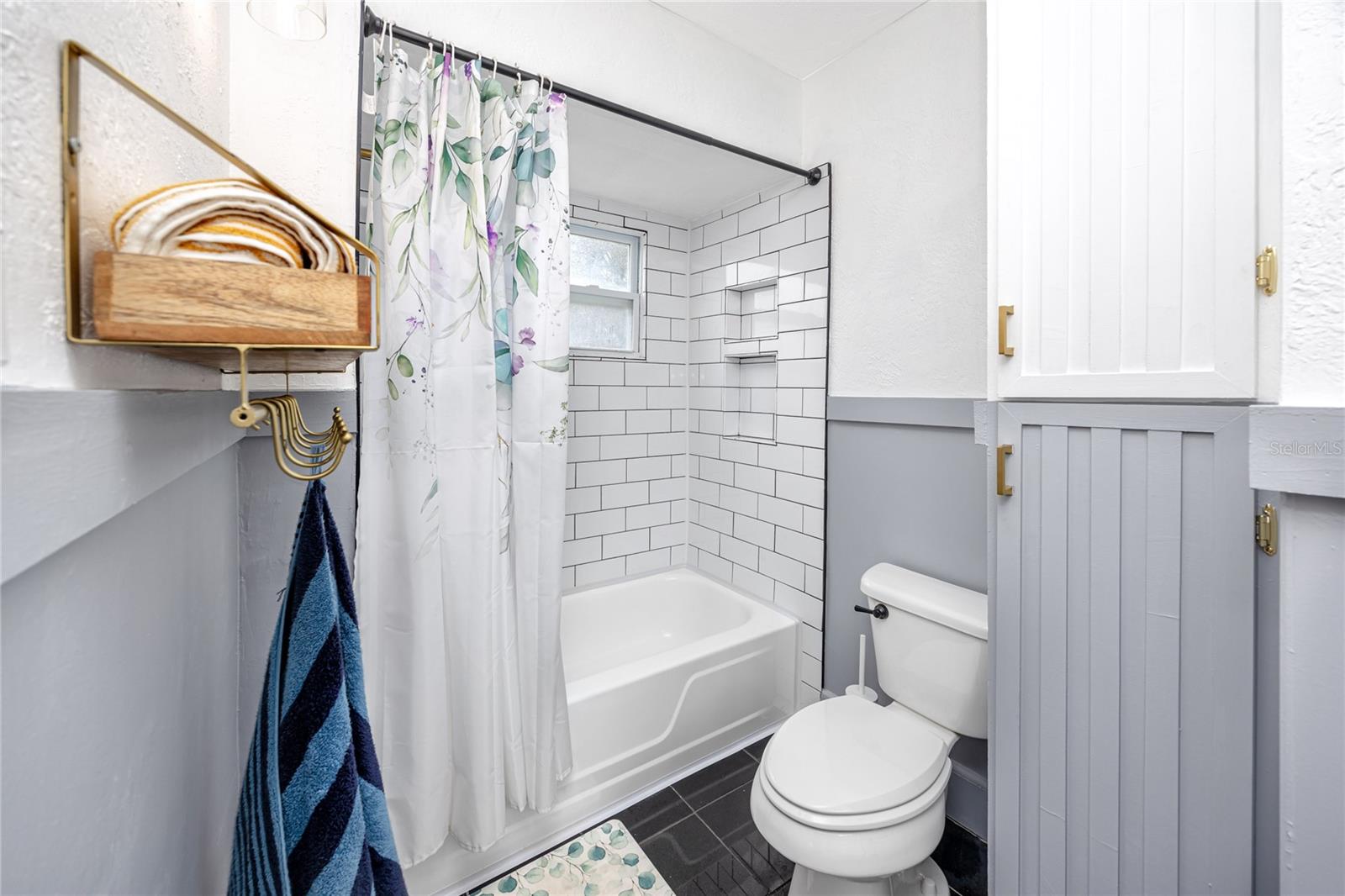 Image 43 of 84 For 6619 Livingston Avenue N