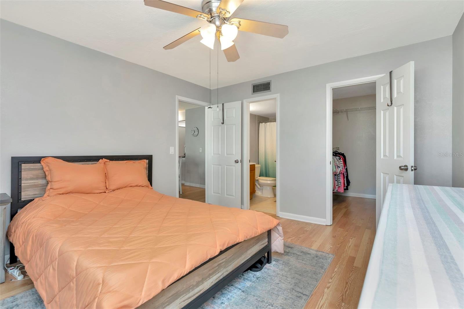 Image 23 of 98 For 14130 Rosemary Lane 3202