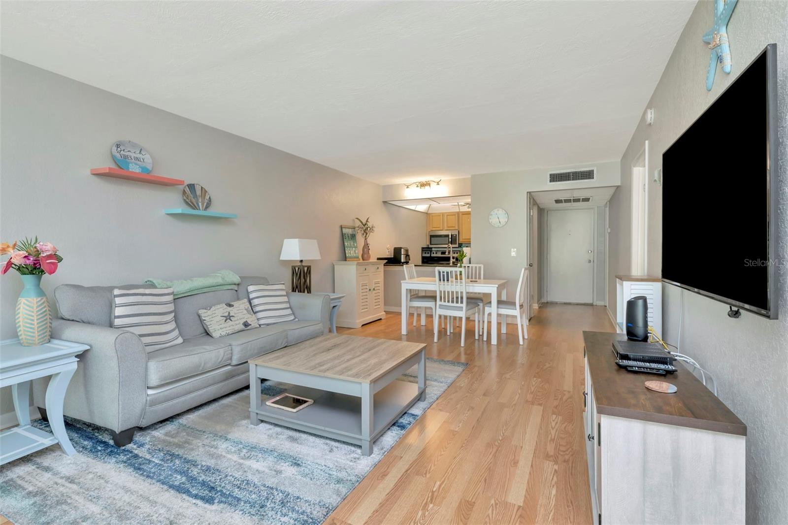 Image 6 of 98 For 14130 Rosemary Lane 3202