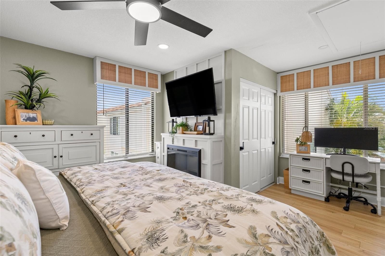 Image 19 of 46 For 4214 Harbor House Drive