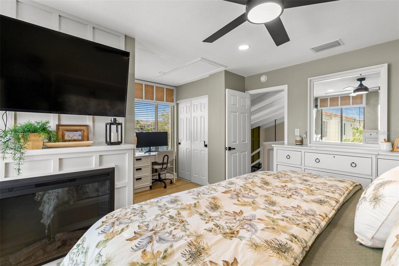 Image 20 of 46 For 4214 Harbor House Drive