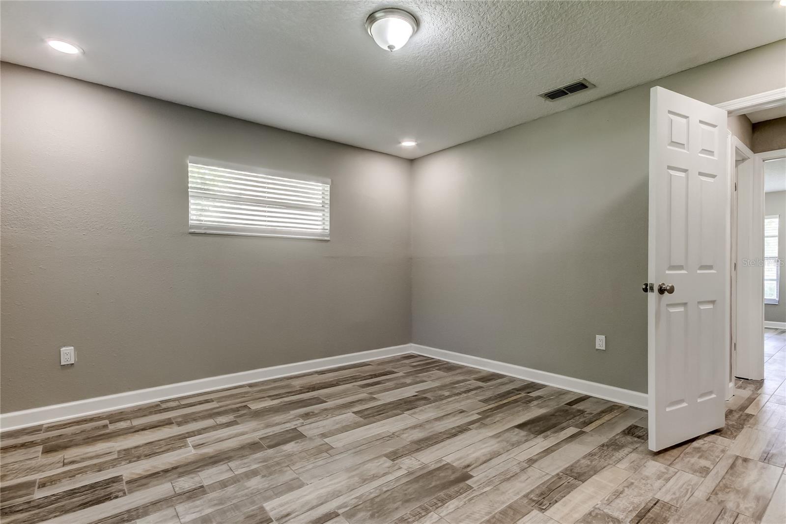 Image 10 of 34 For 8330 Lafitte Drive