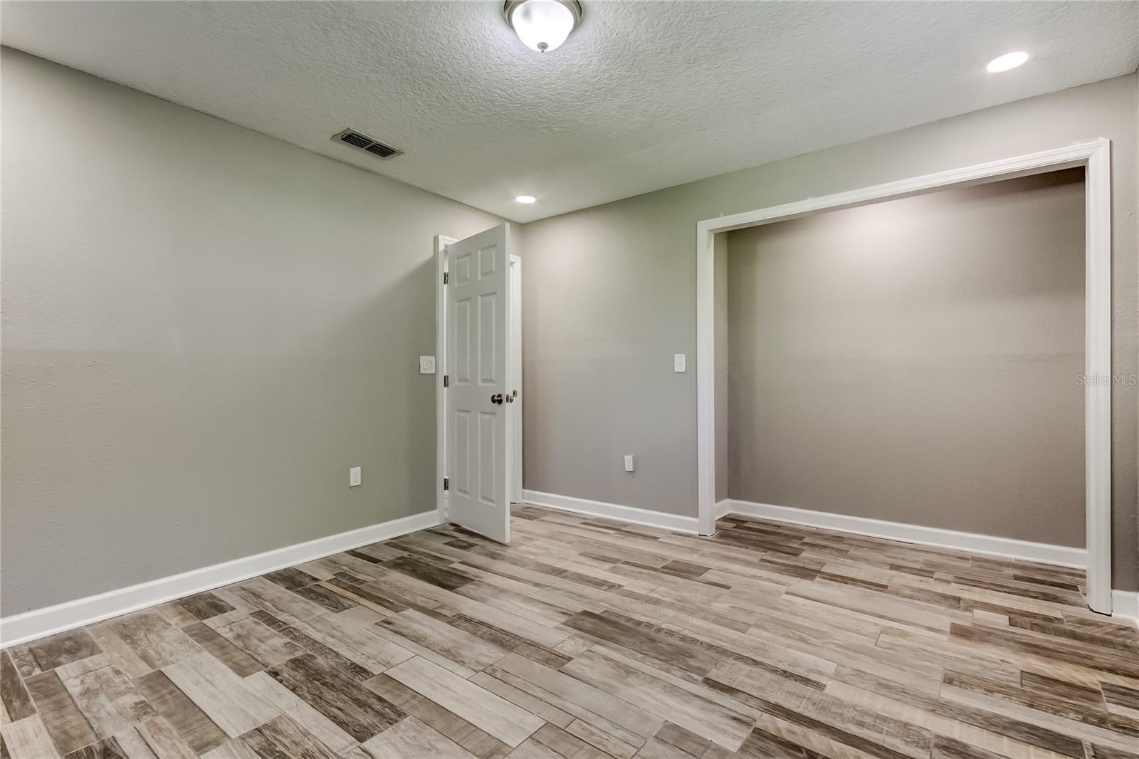 Image 11 of 34 For 8330 Lafitte Drive