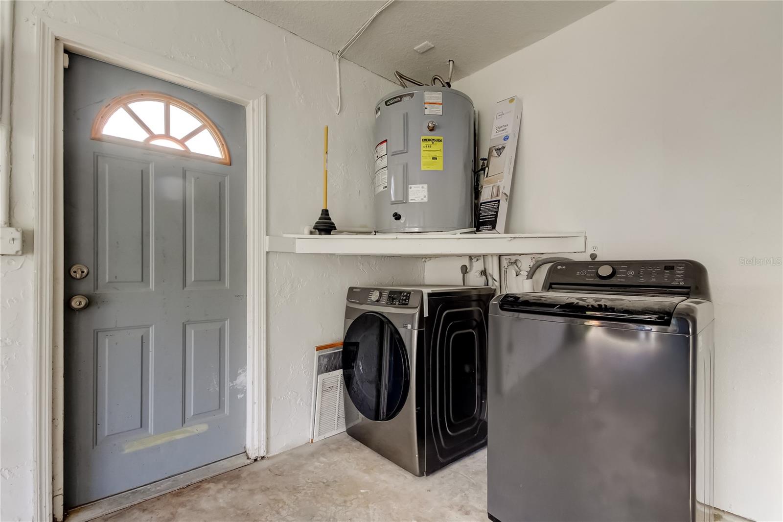 Image 22 of 34 For 8330 Lafitte Drive