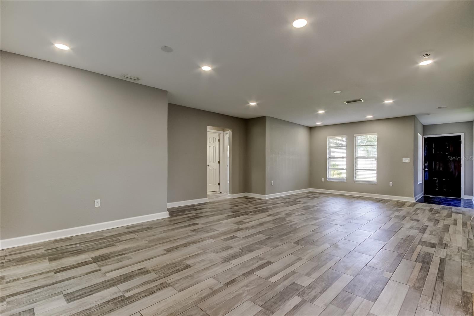 Image 27 of 34 For 8330 Lafitte Drive