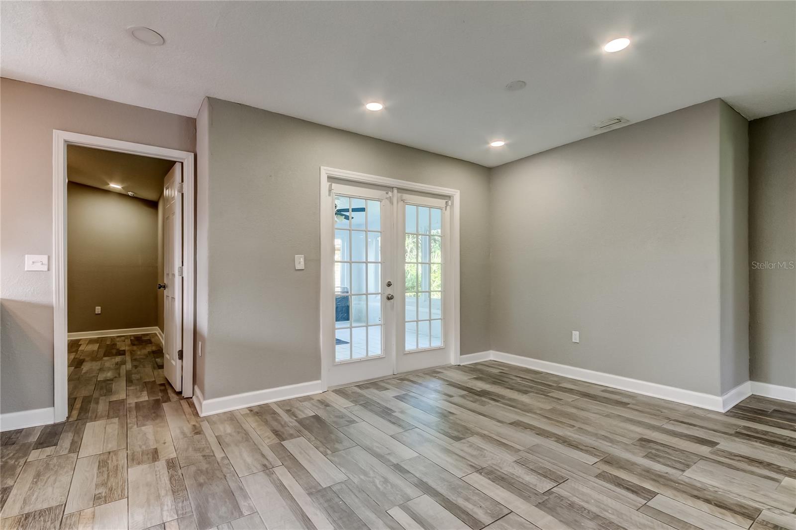 Image 28 of 34 For 8330 Lafitte Drive