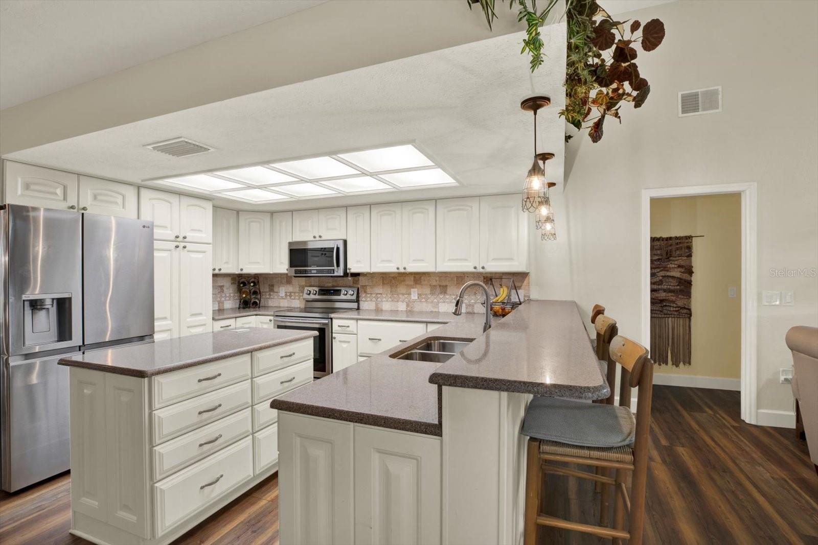 Image 21 of 45 For 2806 Fairway View Drive