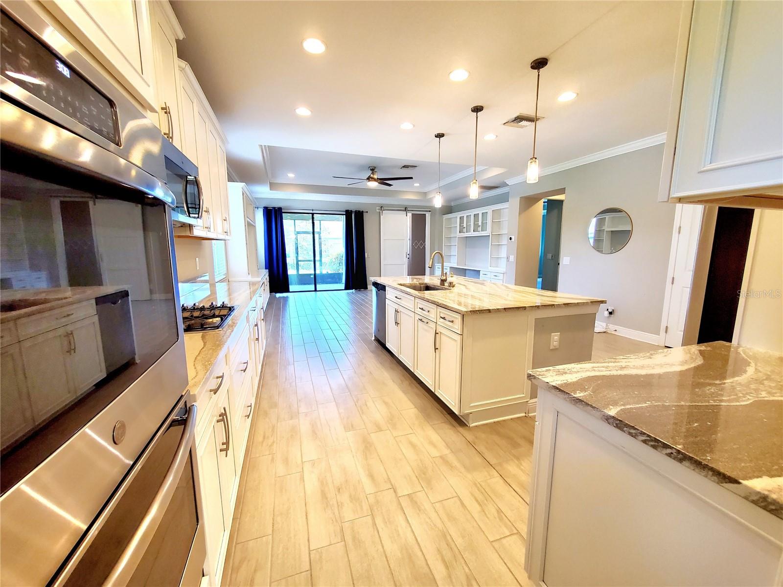 Listing photo id 13 for 12862 Rangeland Boulevard