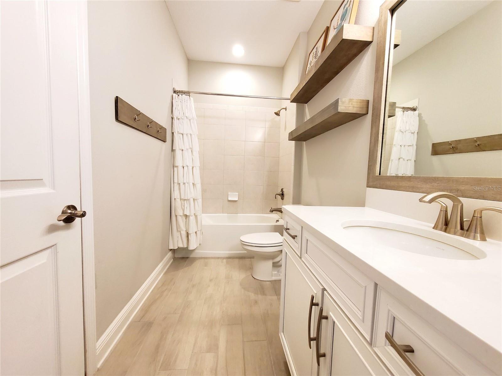 Listing photo id 33 for 12862 Rangeland Boulevard