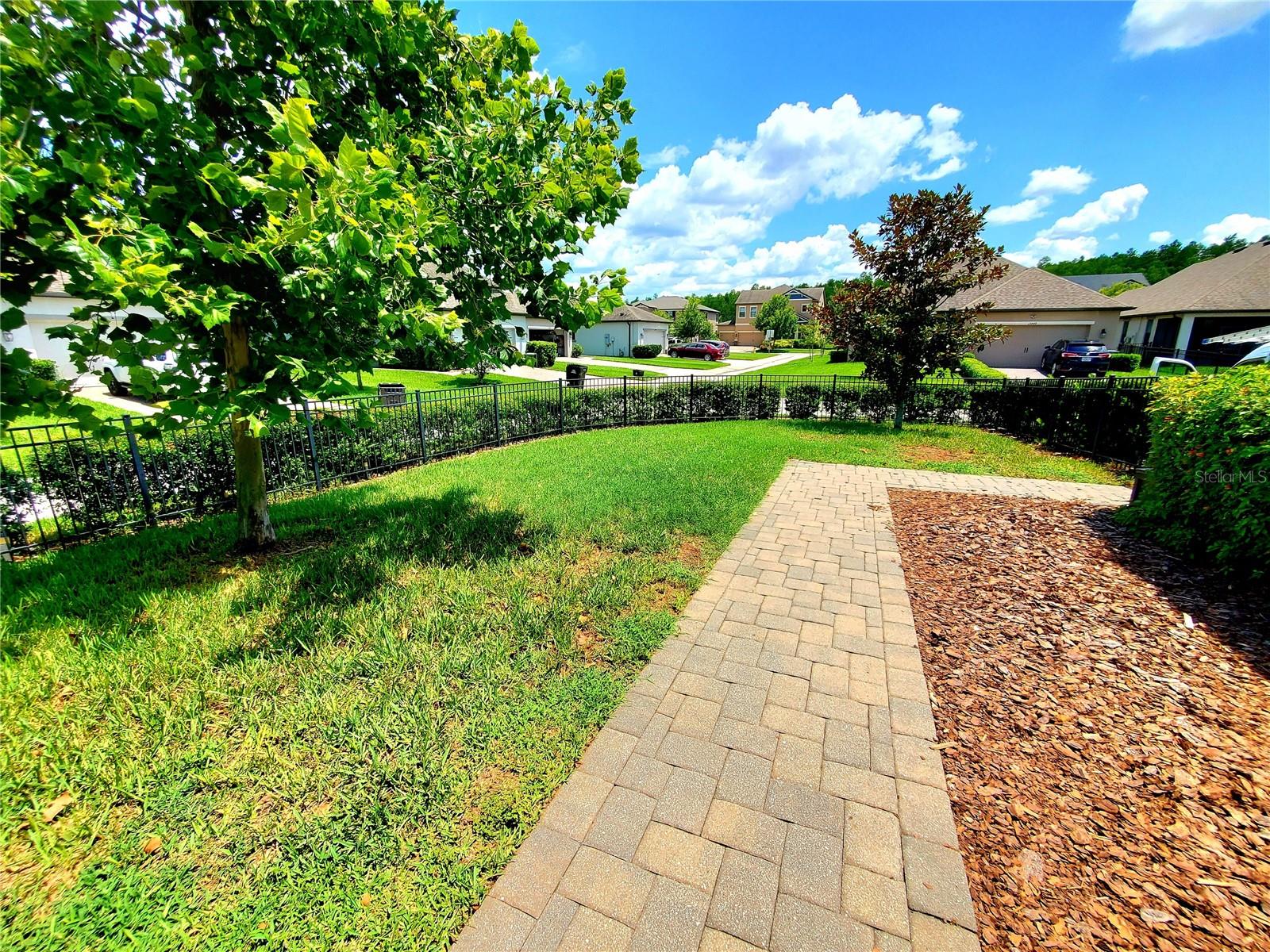 Listing photo id 43 for 12862 Rangeland Boulevard