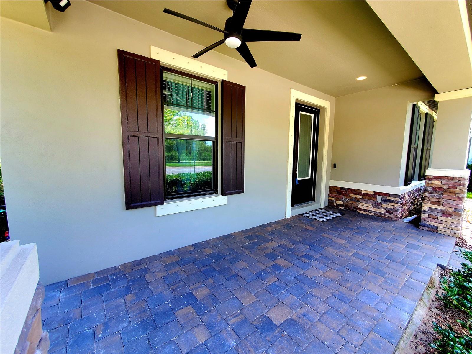 Listing photo id 3 for 12862 Rangeland Boulevard