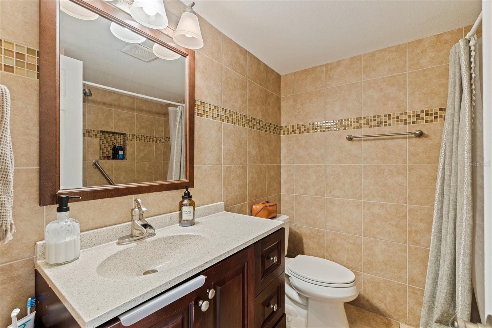 Image 21 of 37 For 2525 Bay Drive B43