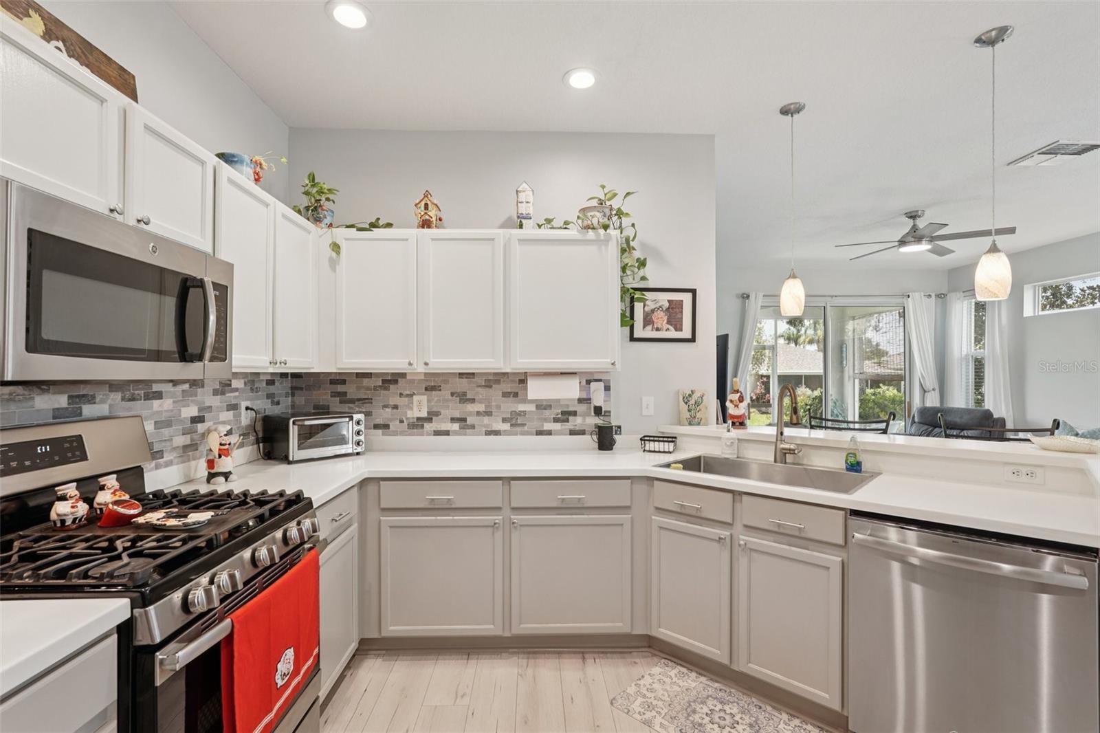 Image 10 of 52 For 2032 Inverness Greens Drive 76