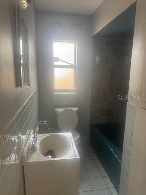 Image 4 of 10 For 5211 17th Avenue