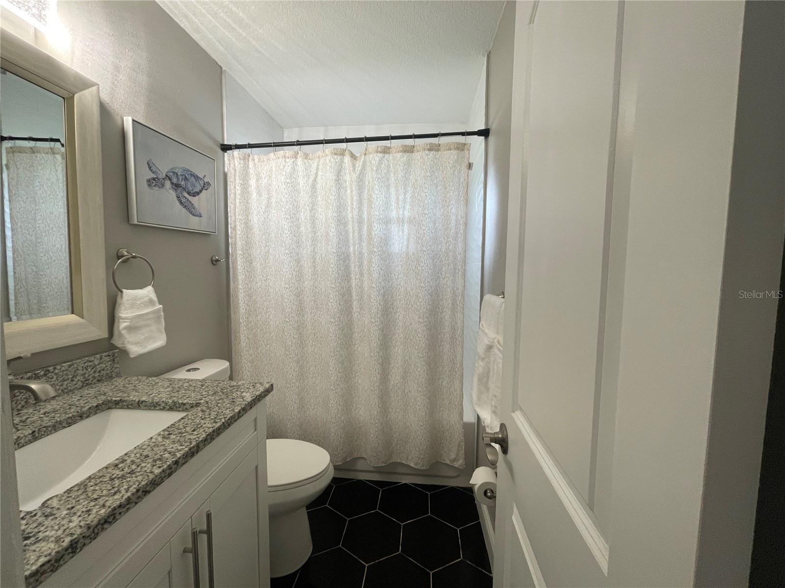 Listing photo id 10 for 1625 Madrid Drive