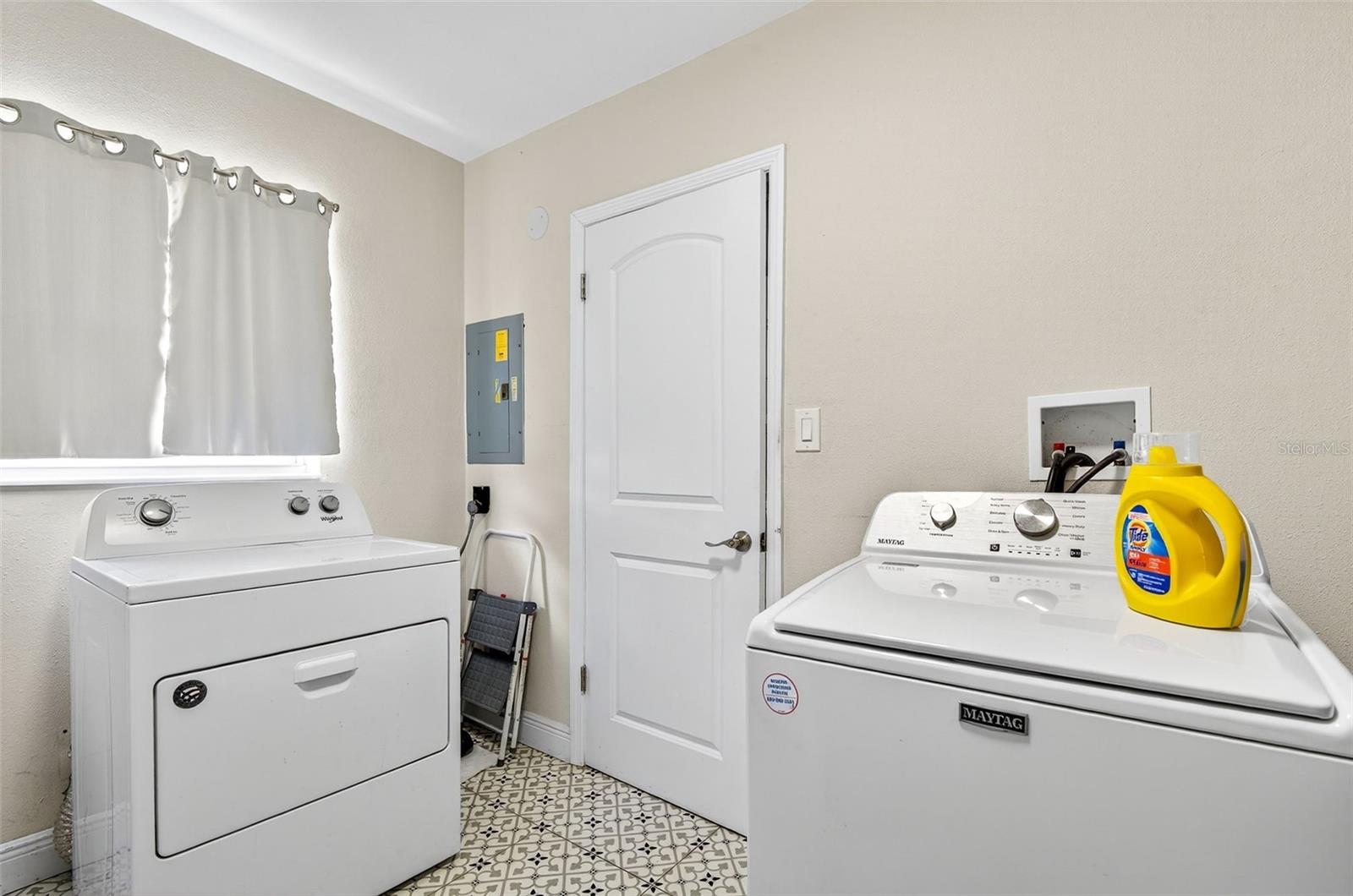 Image 20 of 27 For 1625 Madrid Drive