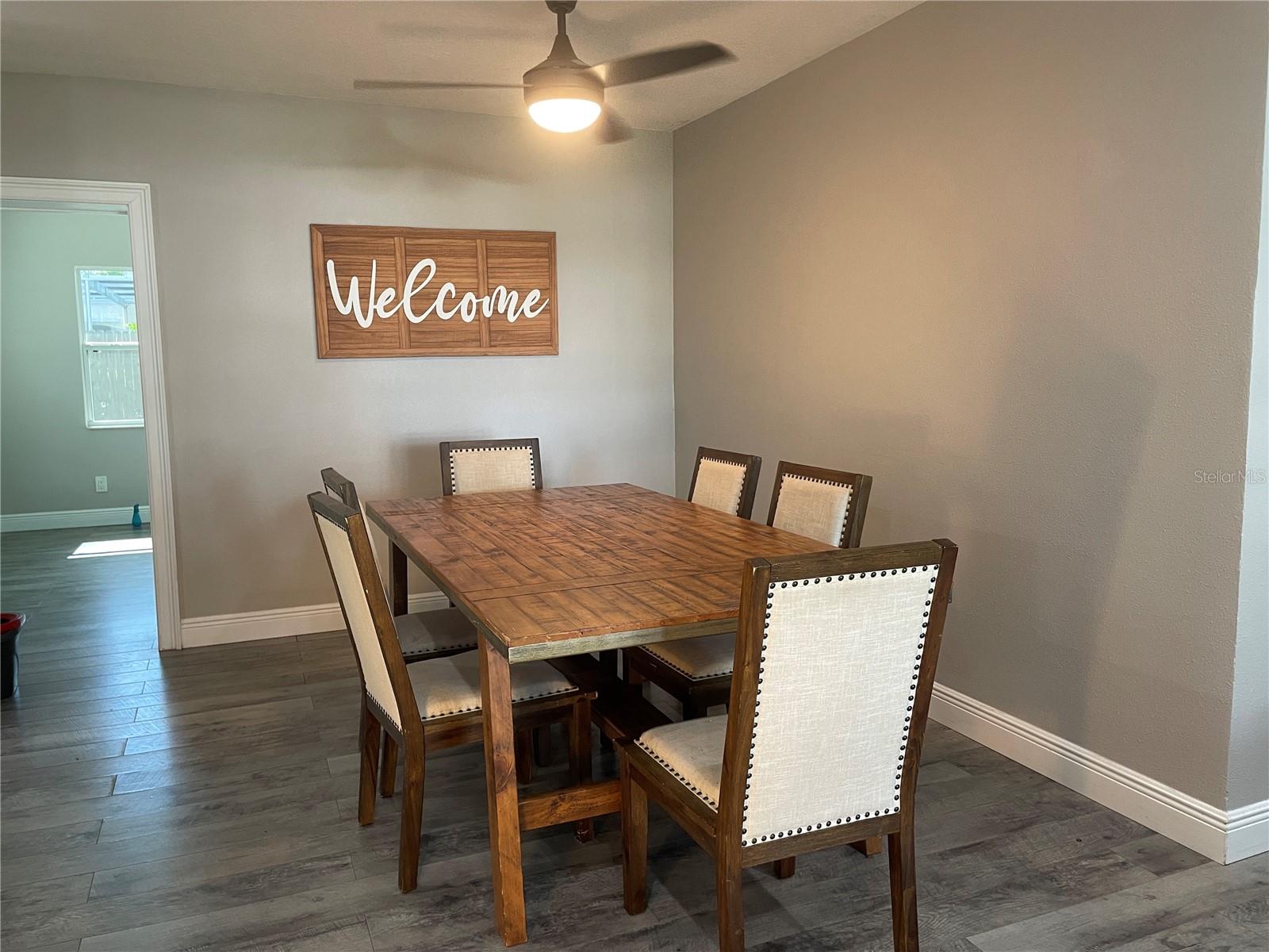 Listing photo id 4 for 1625 Madrid Drive