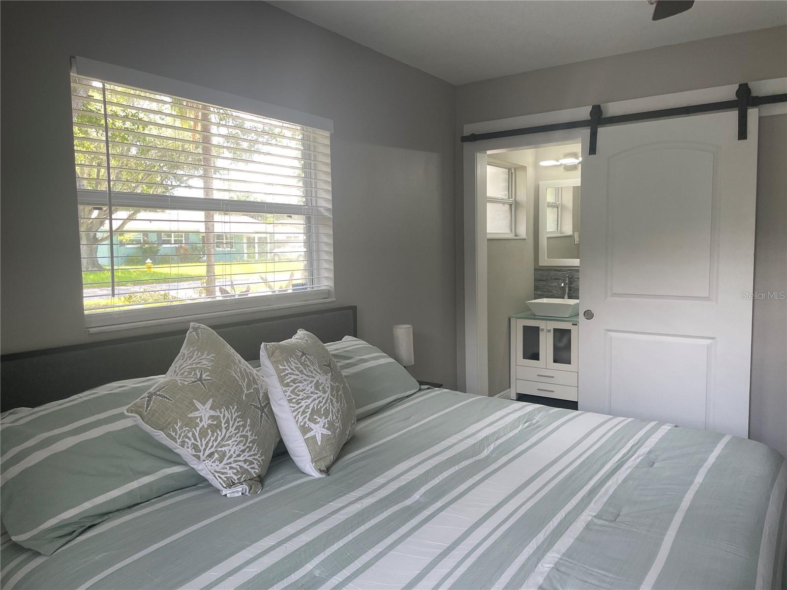 Listing photo id 7 for 1625 Madrid Drive