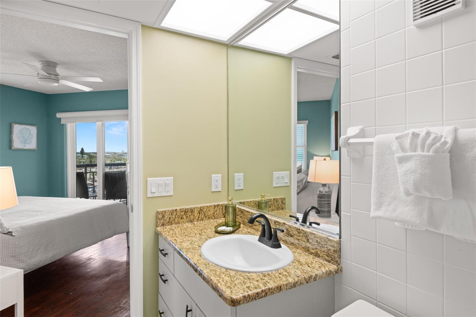 Image 14 of 25 For 4510 Gulf Boulevard 604