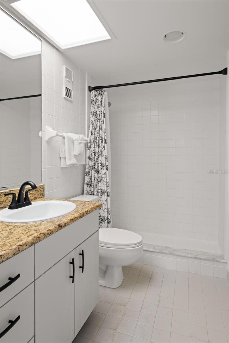Image 15 of 25 For 4510 Gulf Boulevard 604