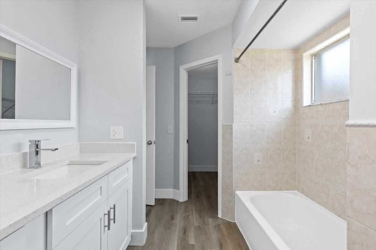 Image 11 of 53 For 6509 Longboat Boulevard