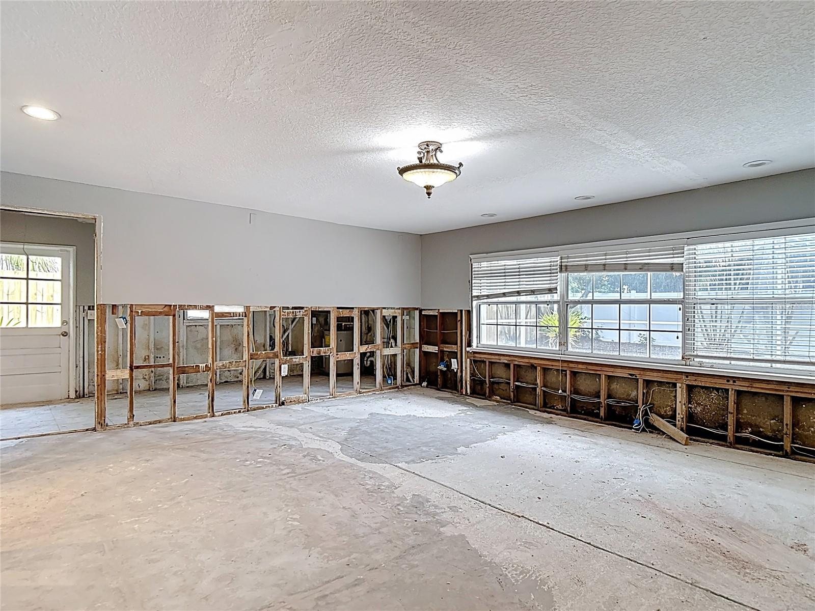 Image 11 of 53 For 4419 El Prado Boulevard