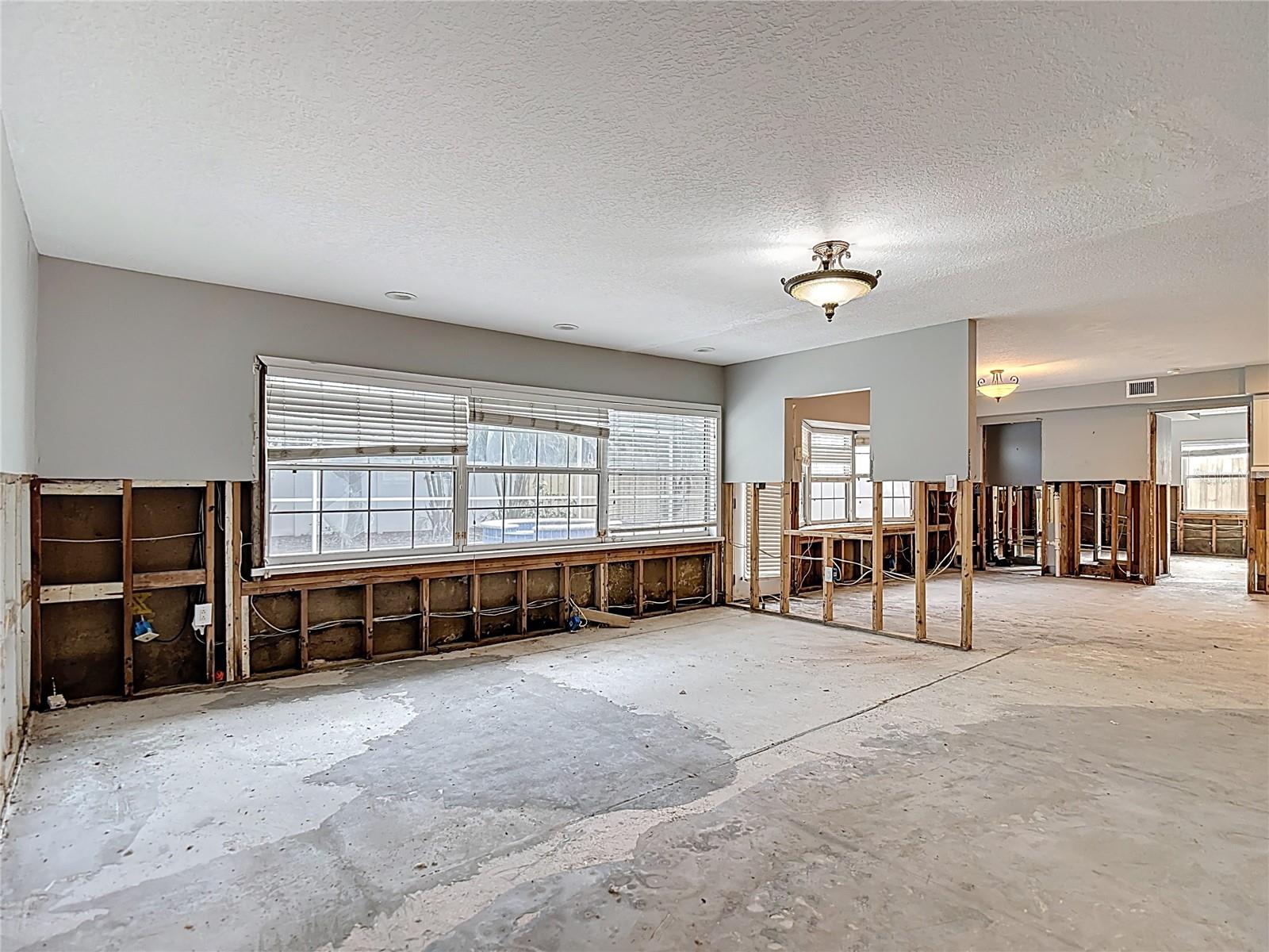 Image 9 of 53 For 4419 El Prado Boulevard
