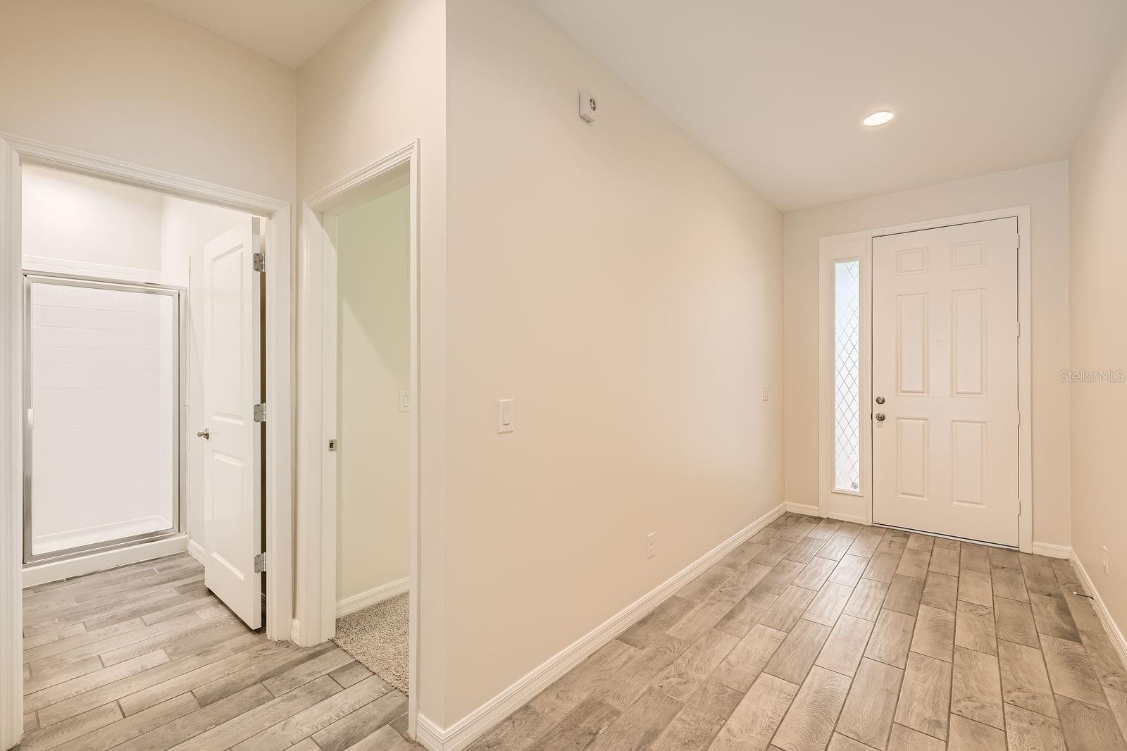 Image 4 of 28 For 11018 Hanlon Terrace Alley