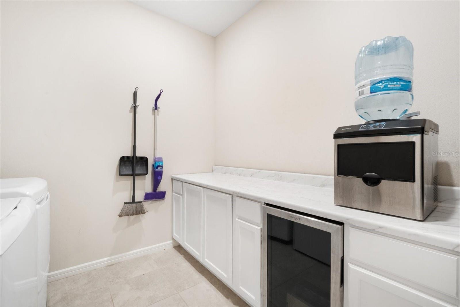 Image 15 of 27 For 13157 Peachleaf Avenue