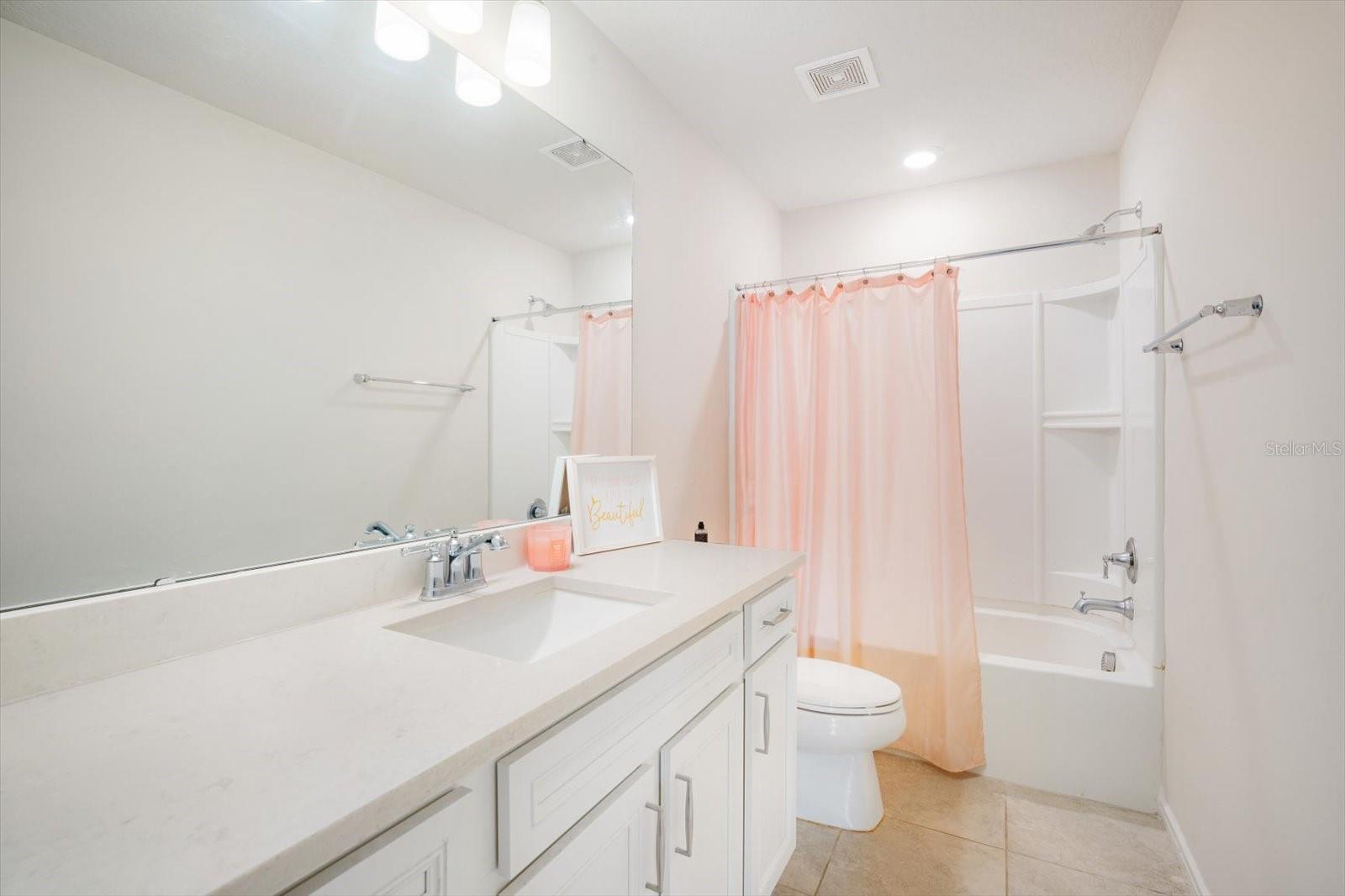 Image 18 of 27 For 13157 Peachleaf Avenue