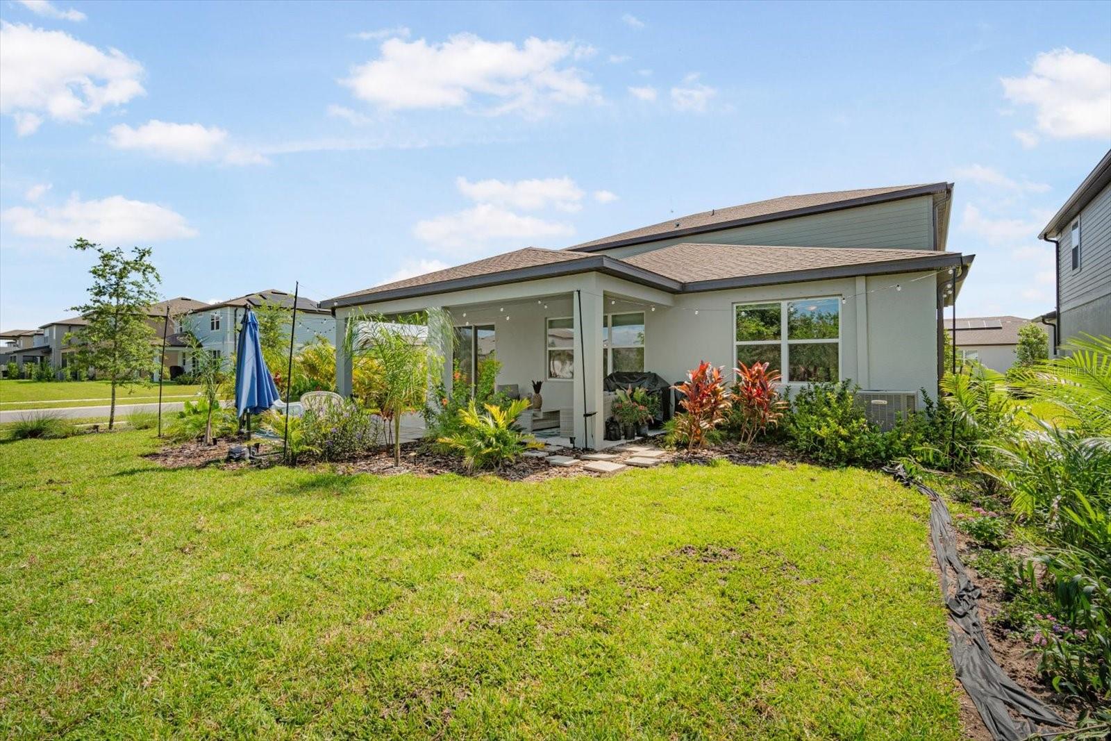 Image 22 of 27 For 13157 Peachleaf Avenue