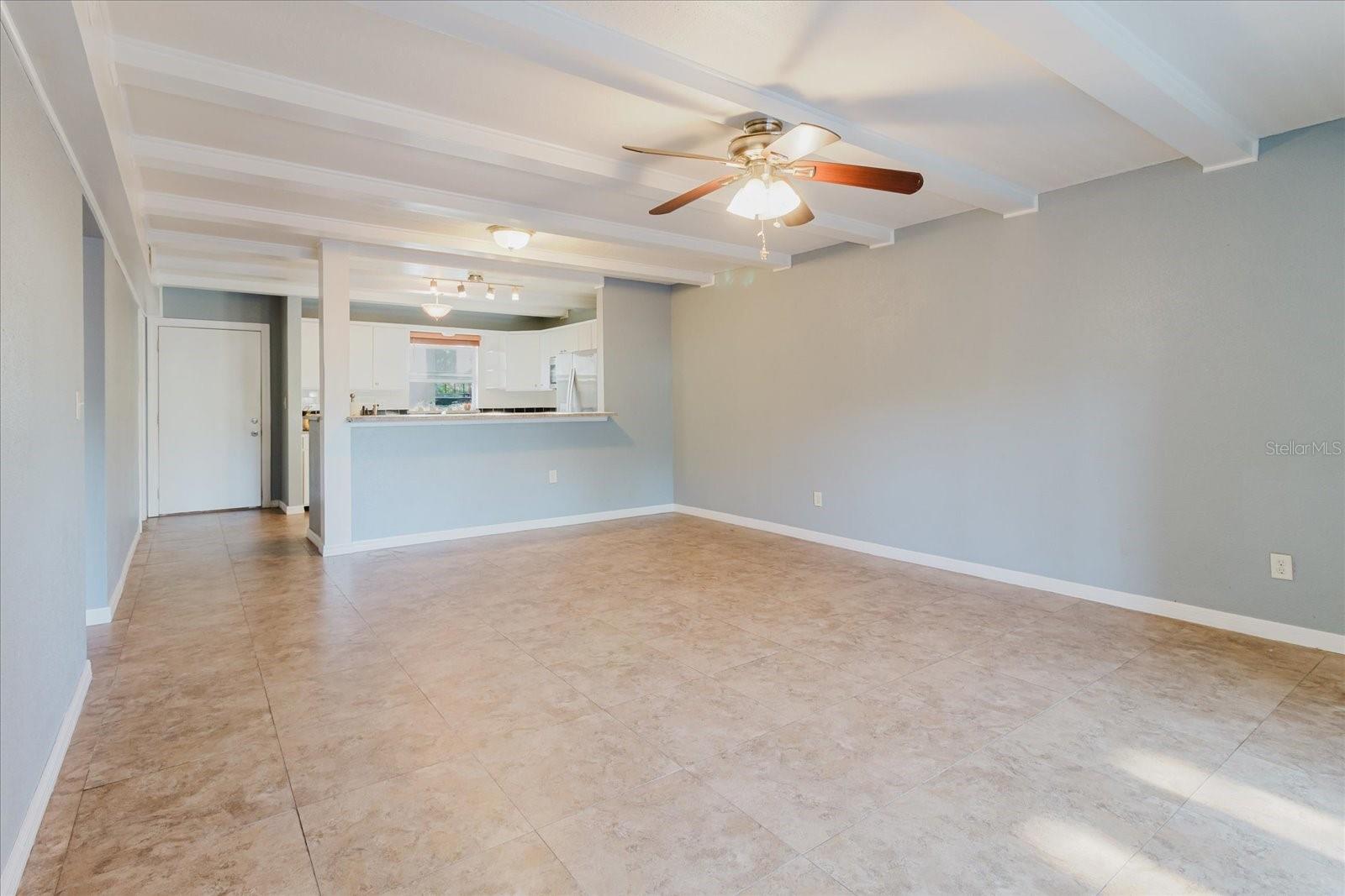 Image 14 of 53 For 14419 Americana Cir  103