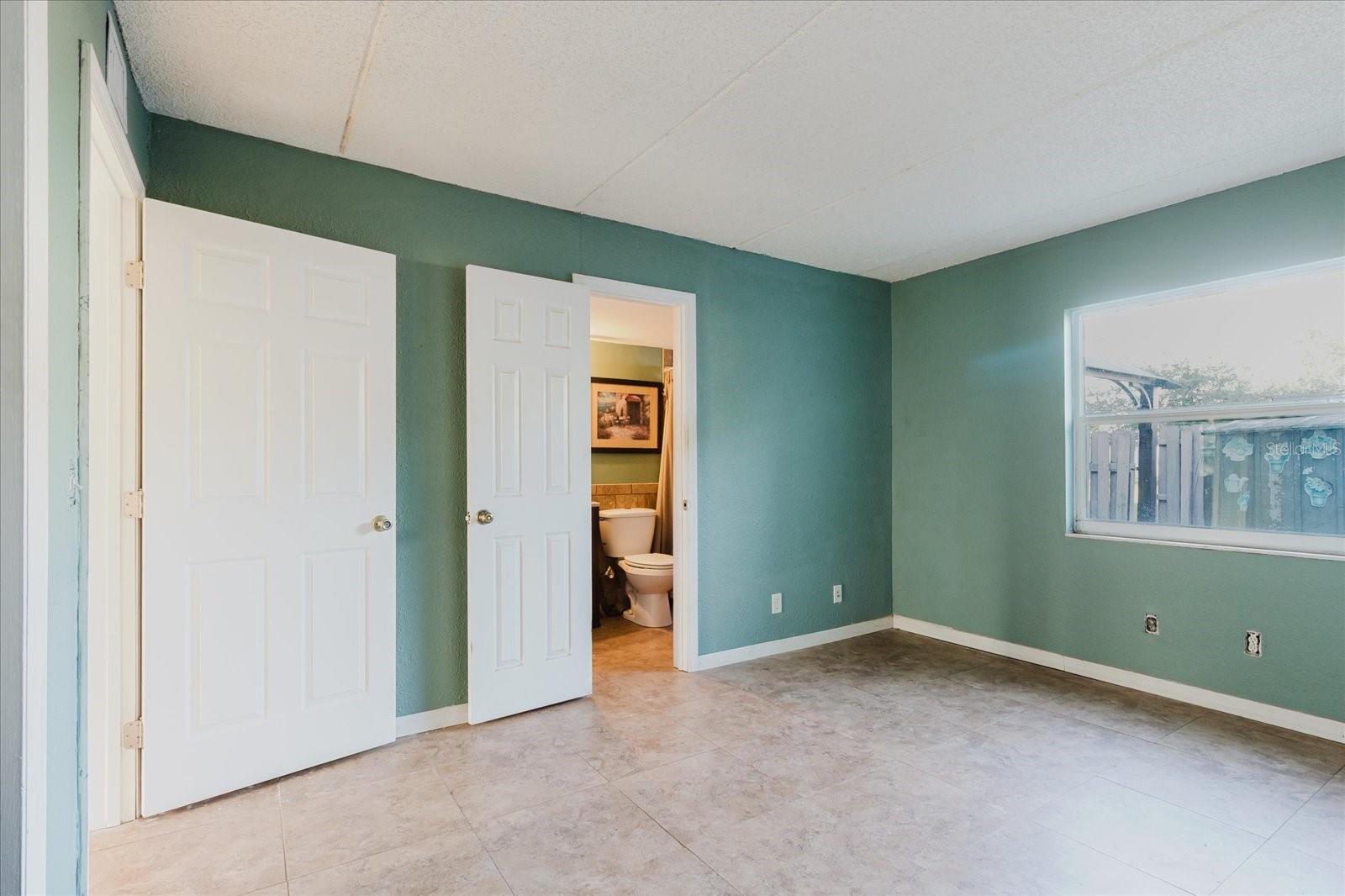 Image 17 of 53 For 14419 Americana Cir  103