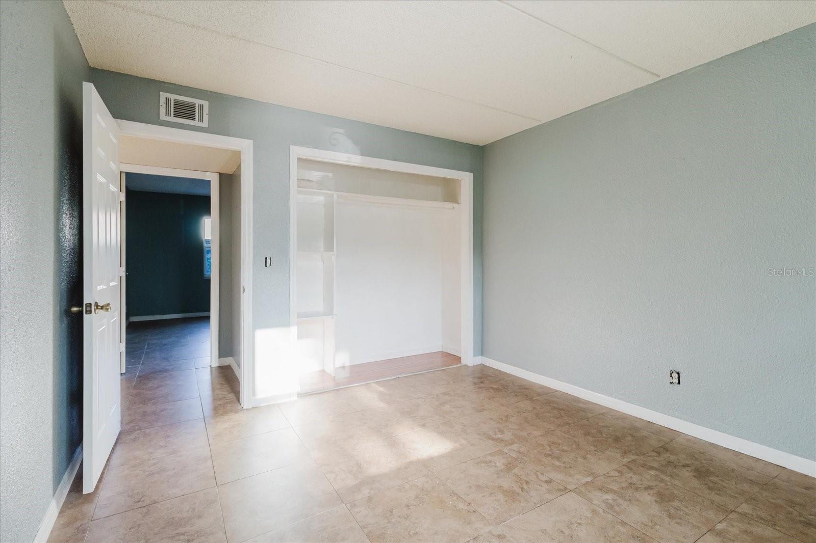 Image 20 of 53 For 14419 Americana Cir  103
