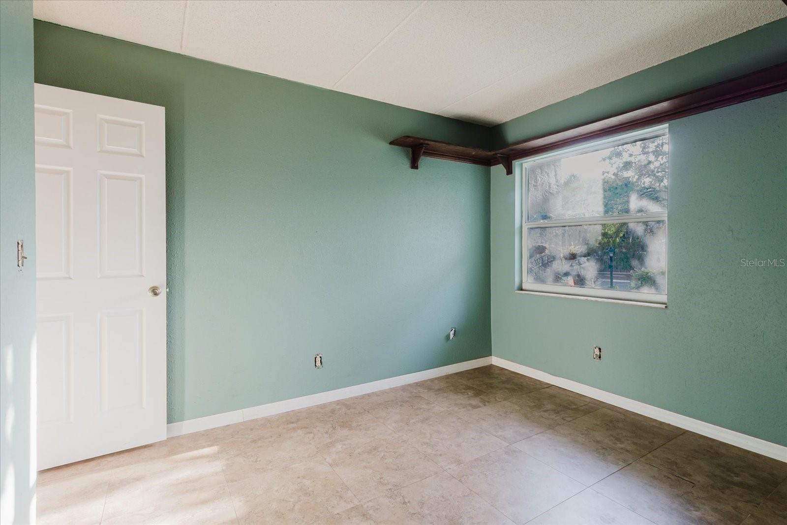 Image 24 of 53 For 14419 Americana Cir  103