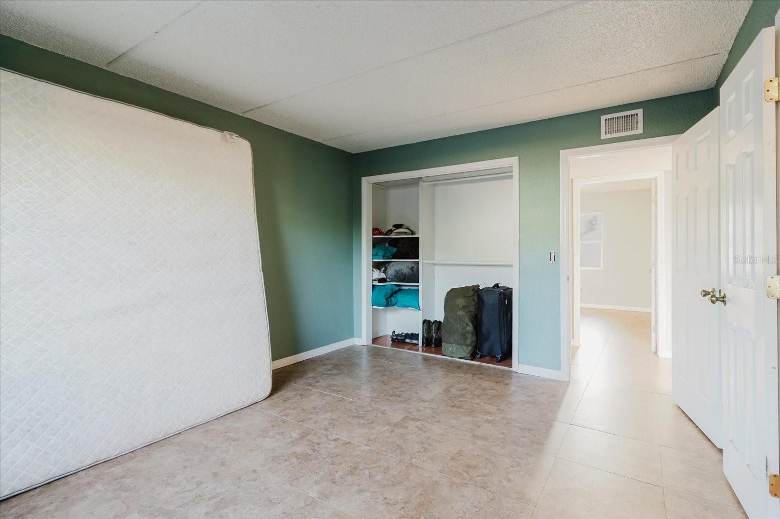 Image 26 of 53 For 14419 Americana Cir  103
