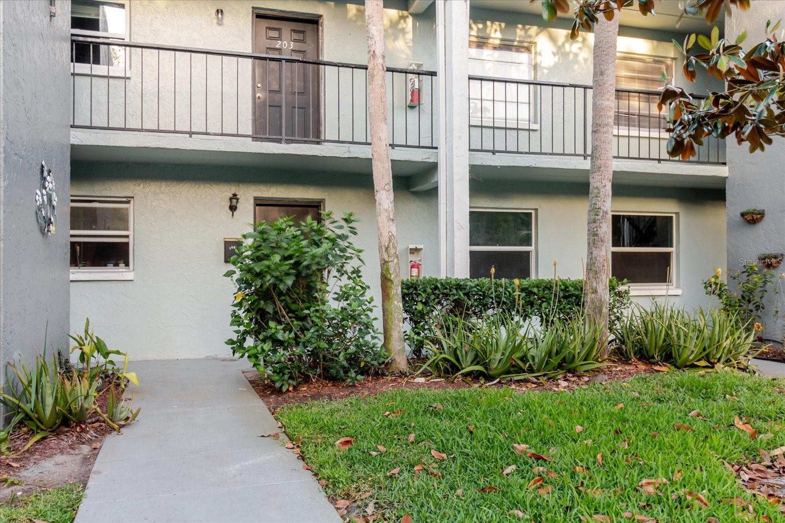 Image 7 of 53 For 14419 Americana Cir  103