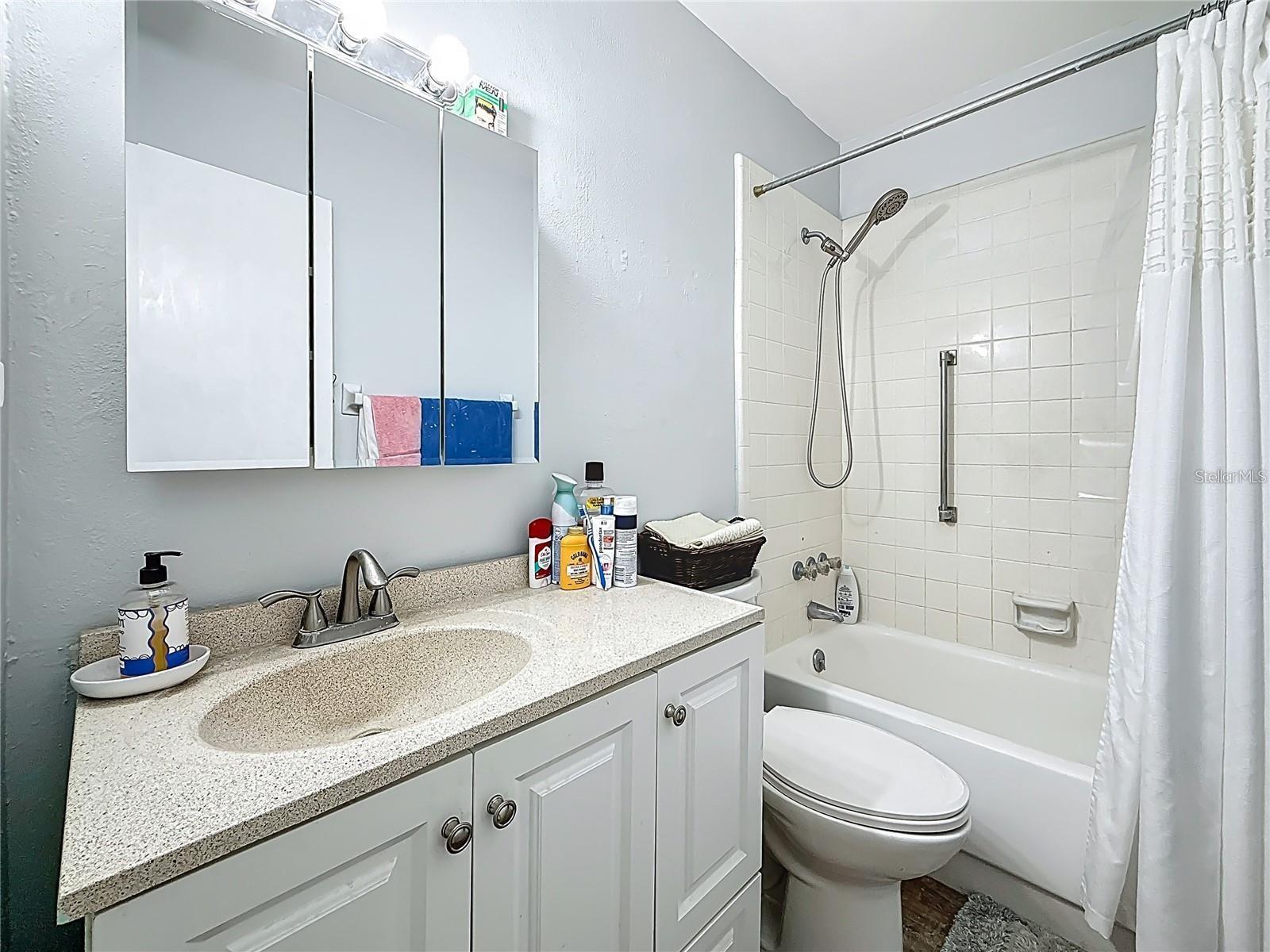 Image 11 of 19 For 250 Rosery Road Nw 228
