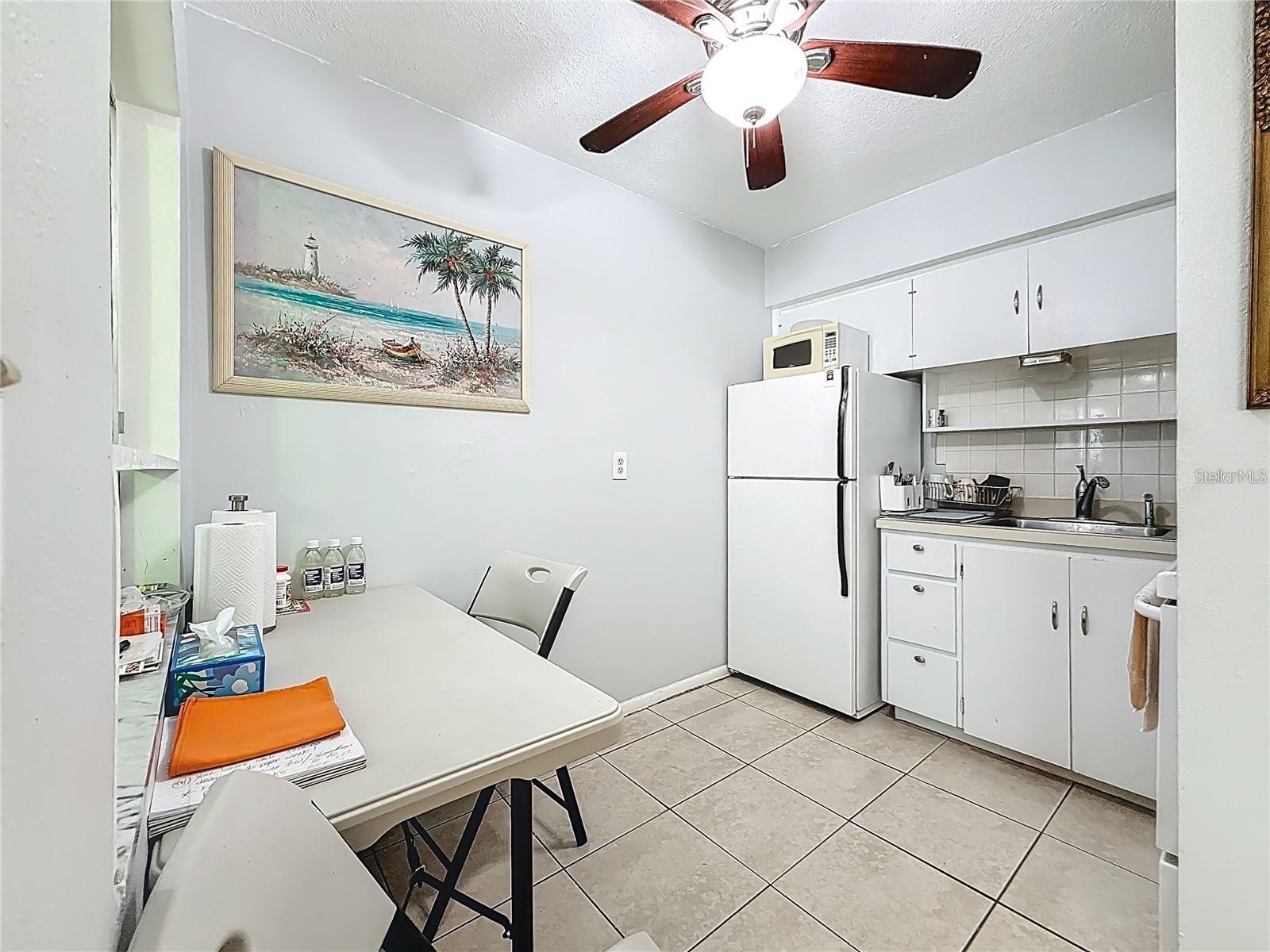 Image 7 of 19 For 250 Rosery Road Nw 228