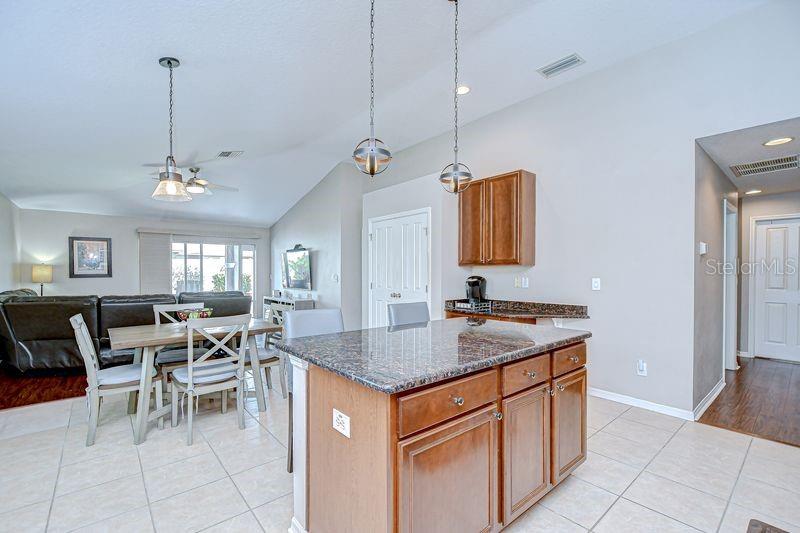 Listing photo id 16 for 31349 Philmar Lane