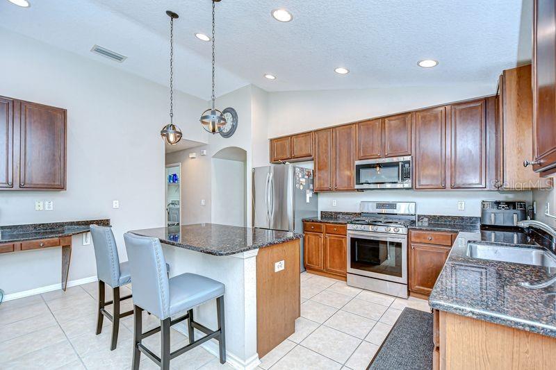 Listing photo id 18 for 31349 Philmar Lane