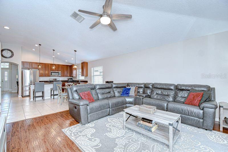 Listing photo id 21 for 31349 Philmar Lane