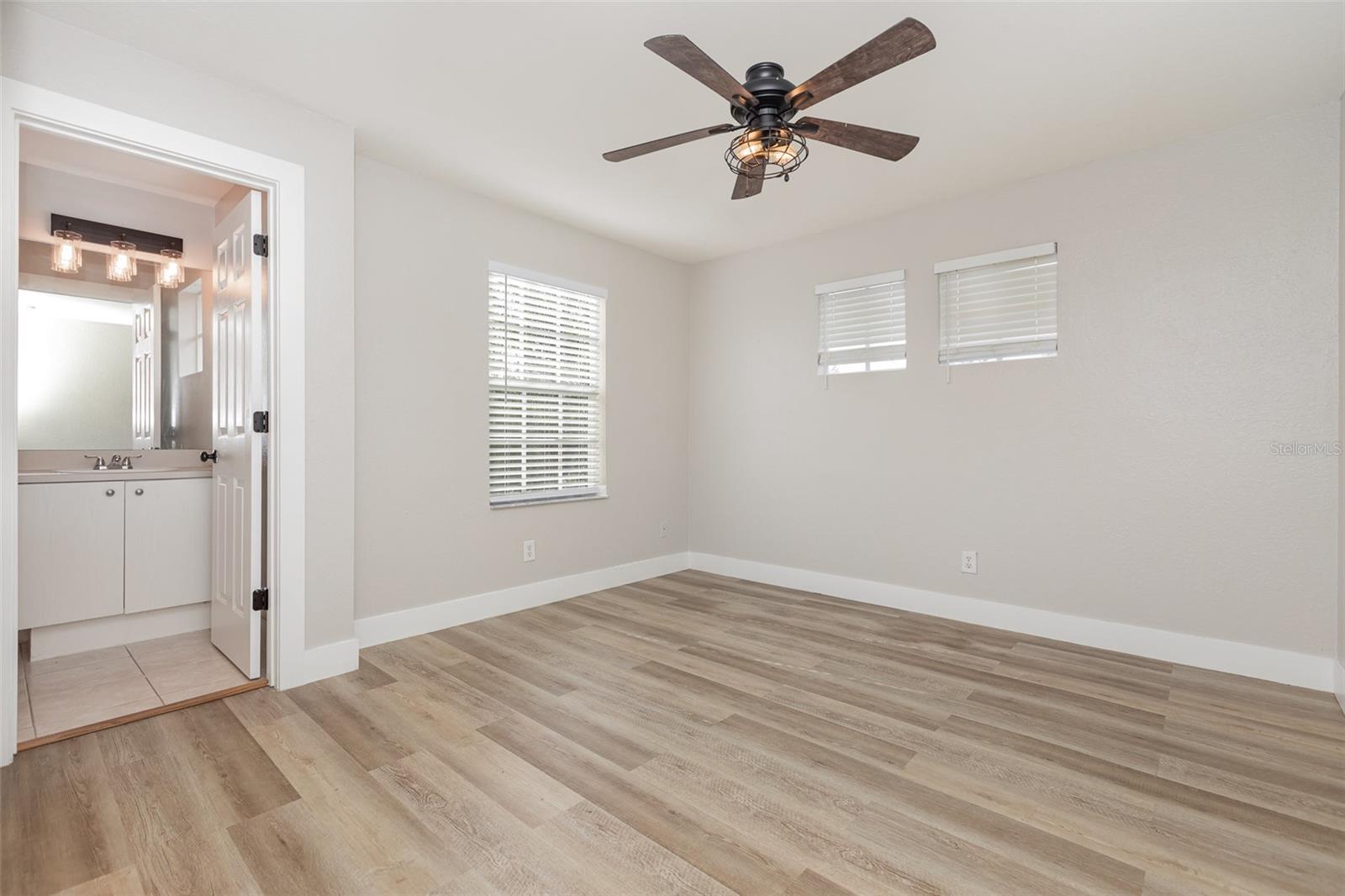 Image 13 of 23 For 10966 Winter Crest Drive