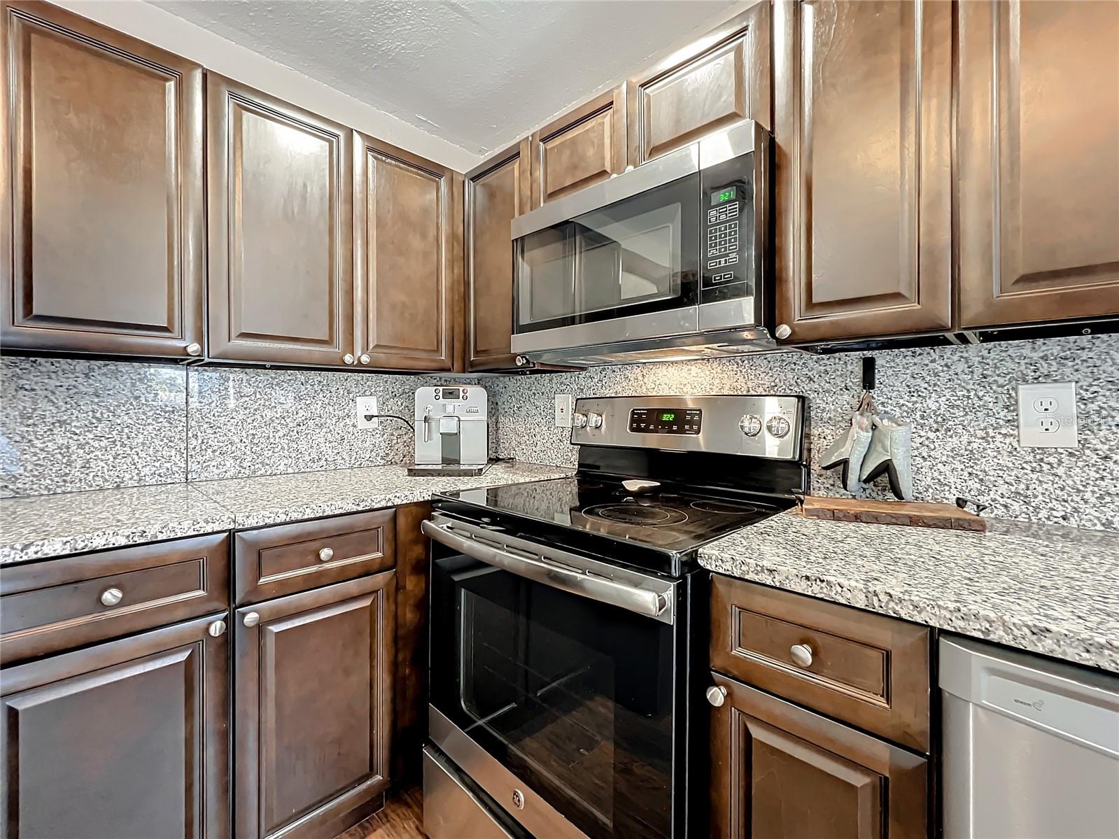 Image 16 of 59 For 6682 Mauna Loa Boulevard