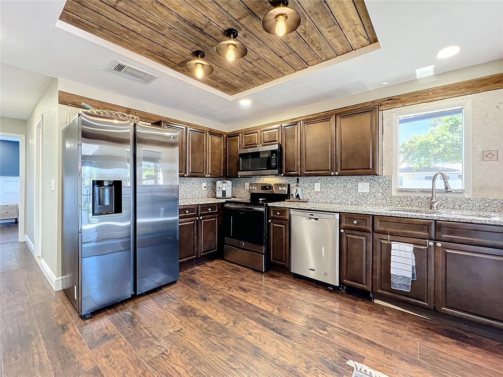 Image 18 of 59 For 6682 Mauna Loa Boulevard